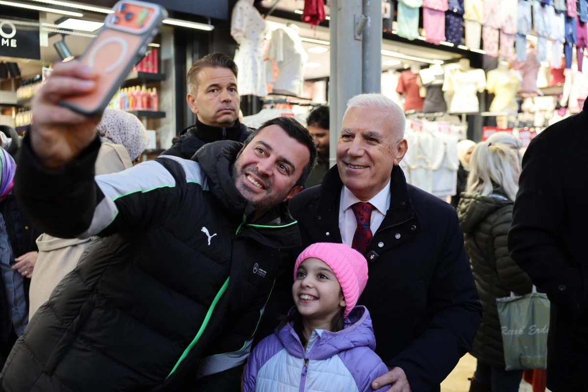 Başkan Bozbey &ccedil;arşı esnafıyla bayramlaştı