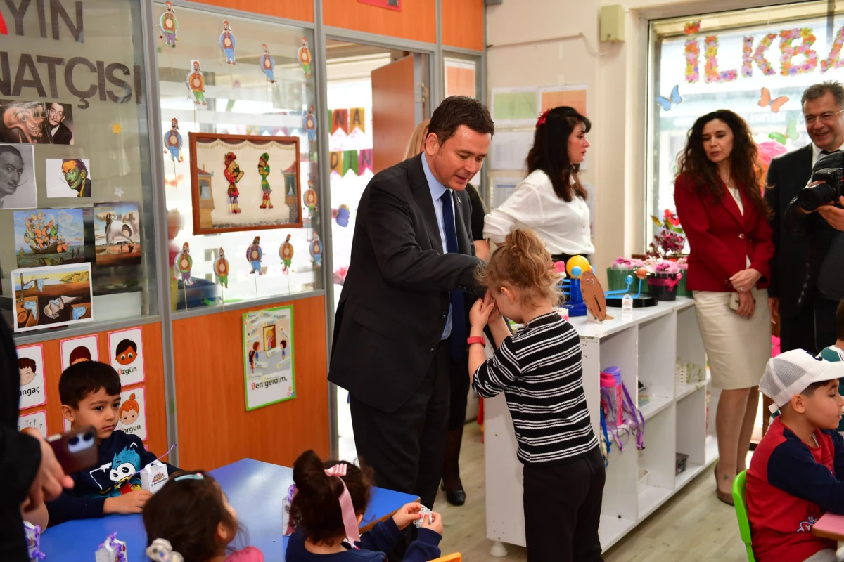 Başkan Erkan Aydın&rsquo;dan &Ccedil;ocuklara Bayram Ziyareti