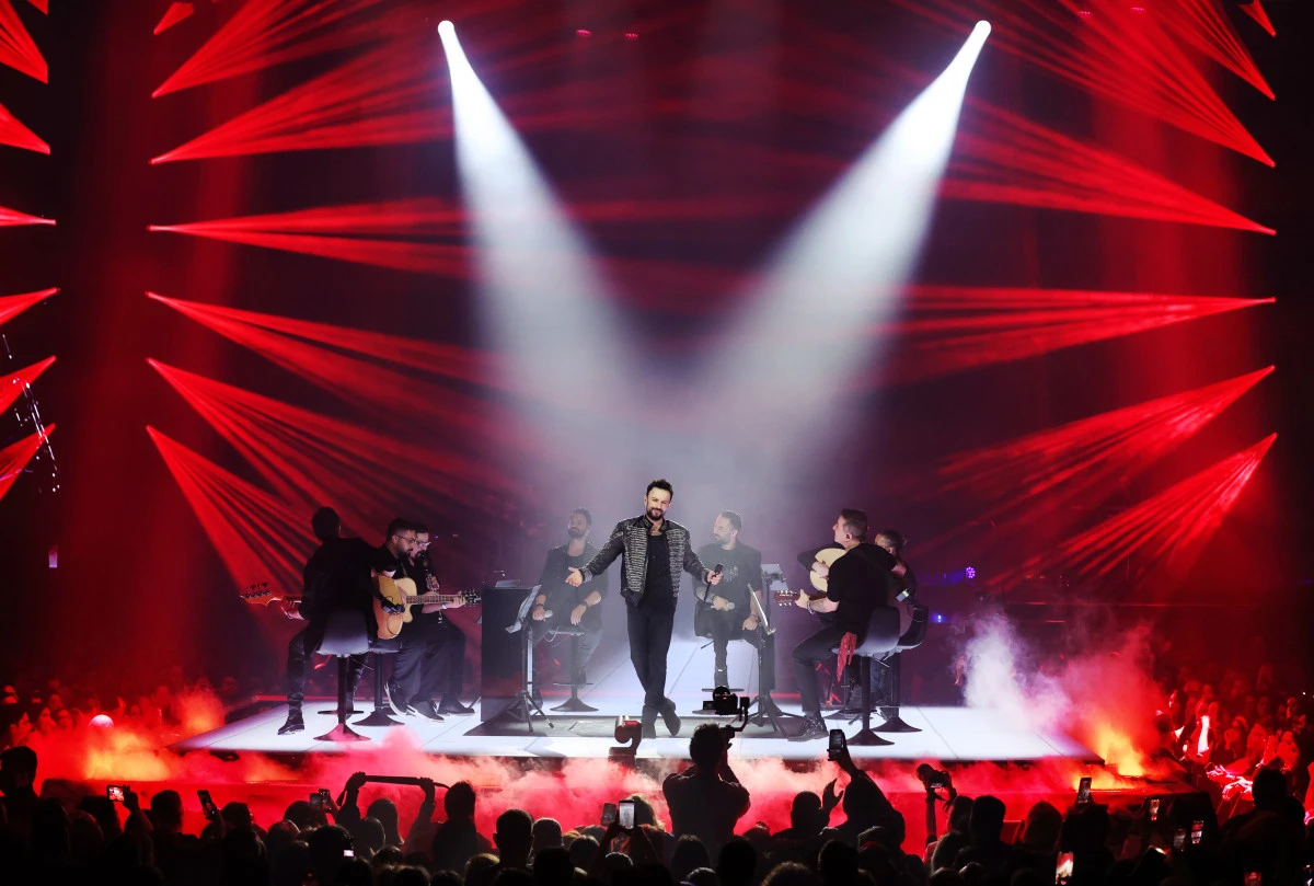 &ldquo;Beni &Ccedil;ok Sev&rdquo; diyerek sahneden seslendi&hellip;