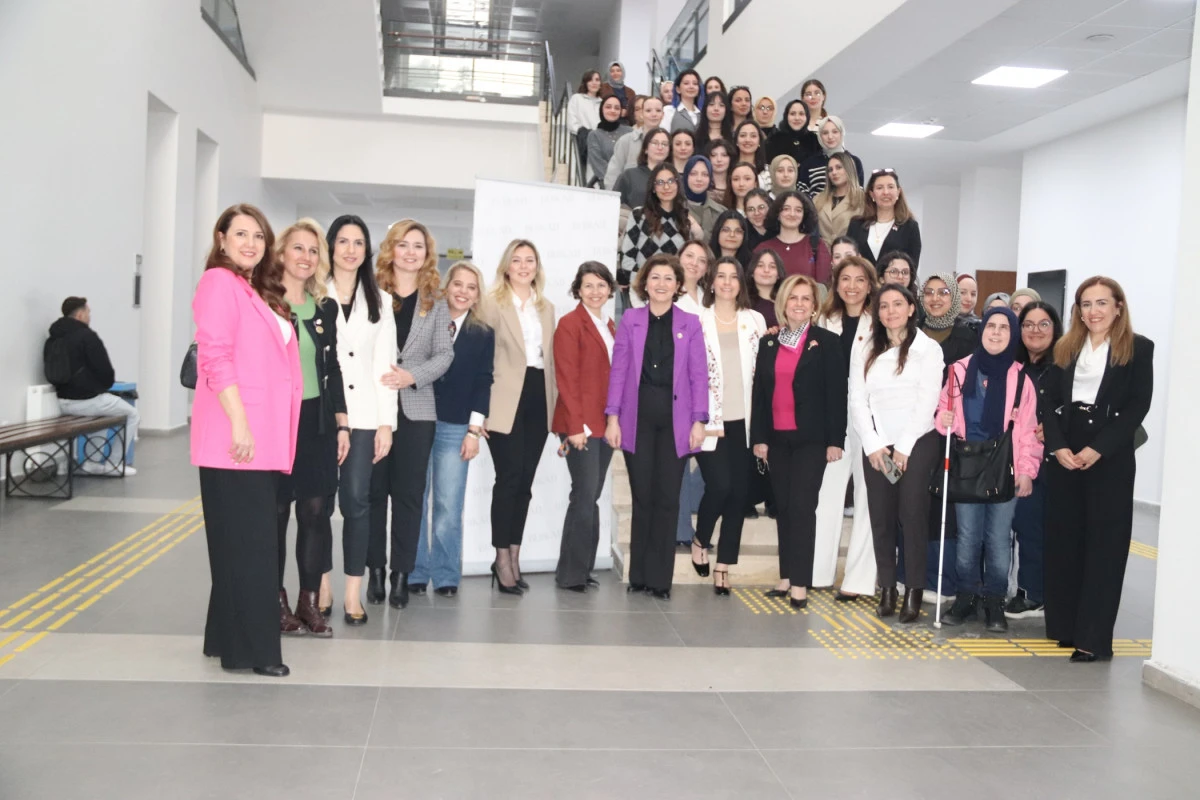 BUİKAD Kadınları Dijital D&ouml;n&uuml;ş&uuml;me Hazırlanıyor