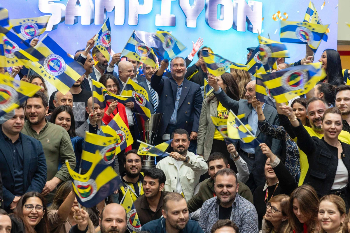 Fenerbahçe Beko’nun Euroleague zaferi Yıldız Holding’de coşkuyla kutlandı