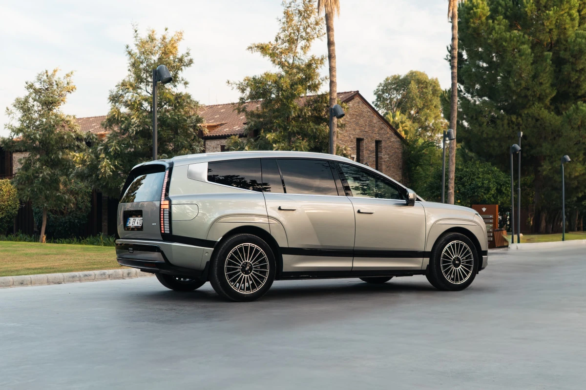 Hyundai Elektrikli Ailesi’nin Amiral Gemisi IONIQ 9 Türkiye’de Satışta