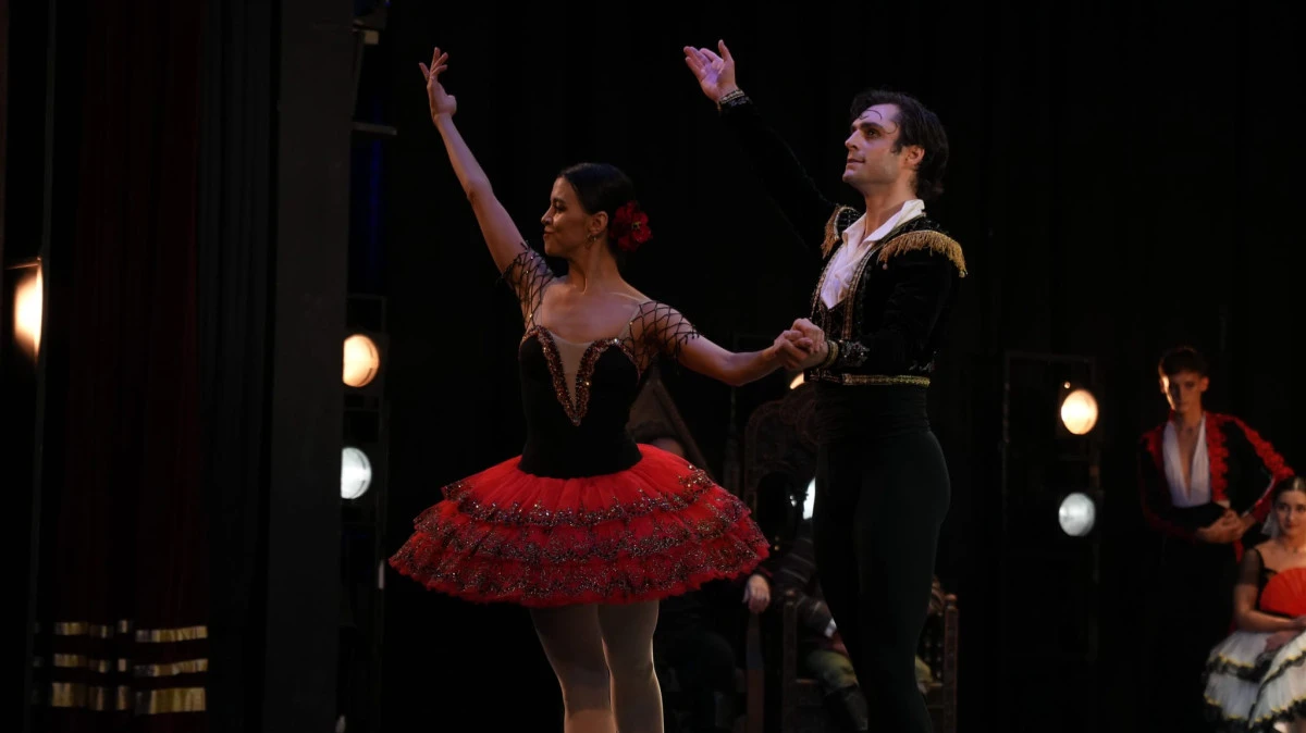 İstanbul Genç Bale Topluluğu, Don Kişot balesinin prömiyerini gerçekleştirdi.