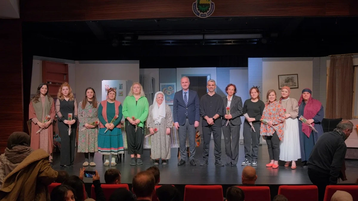 “Kadın Sığınağı” İlk Gösterimiyle İzleyiciden Tam Not Aldı