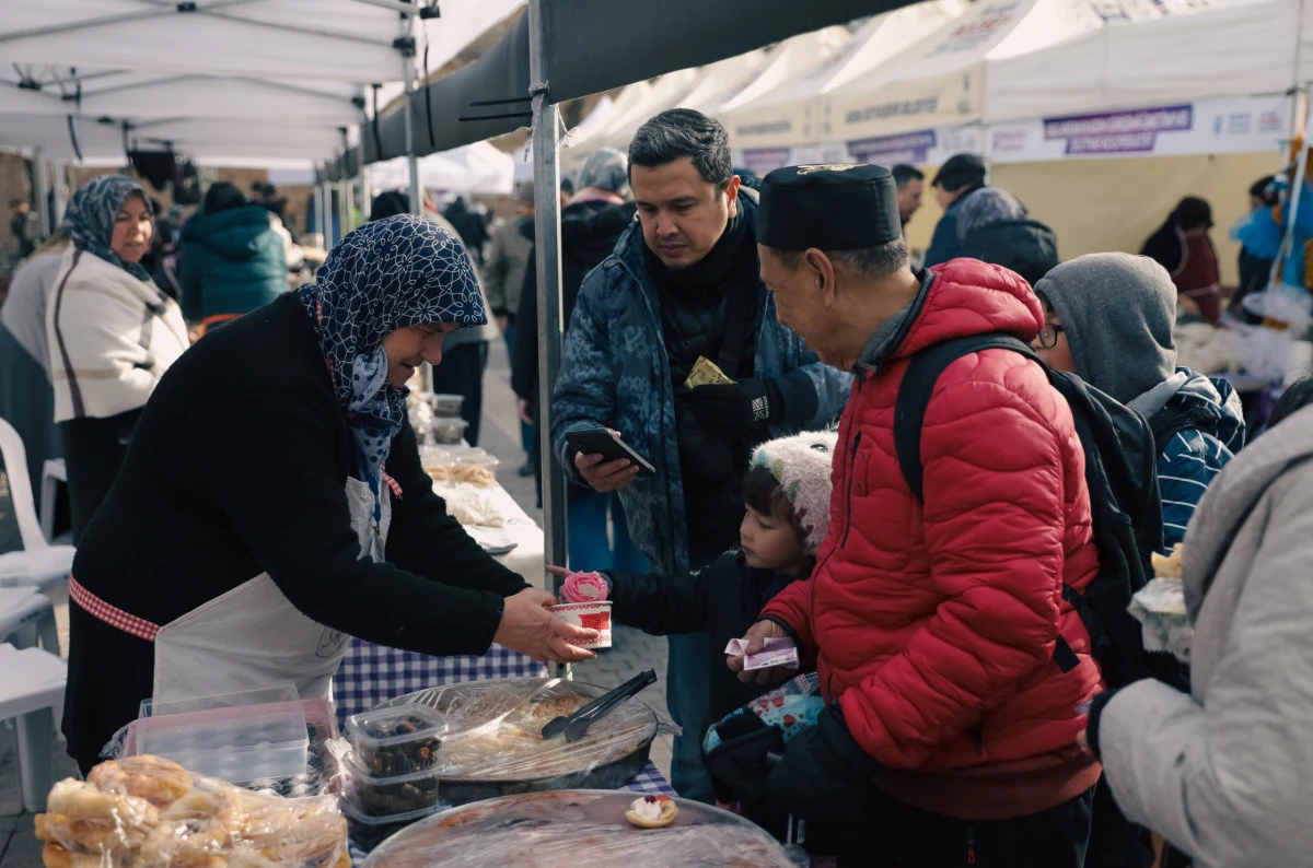 Meydan Kadınların Dayanışma Pazarına B&uuml;y&uuml;k İlgi