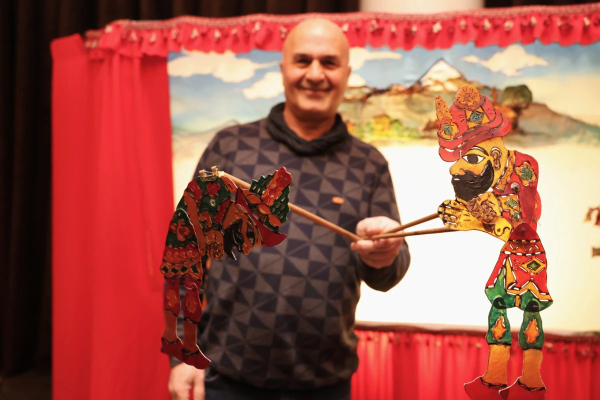 Osmangazi&rsquo;de G&ouml;lge Oyunu Karag&ouml;z&rsquo;e &Ccedil;ocuklardan B&uuml;y&uuml;k İlgi