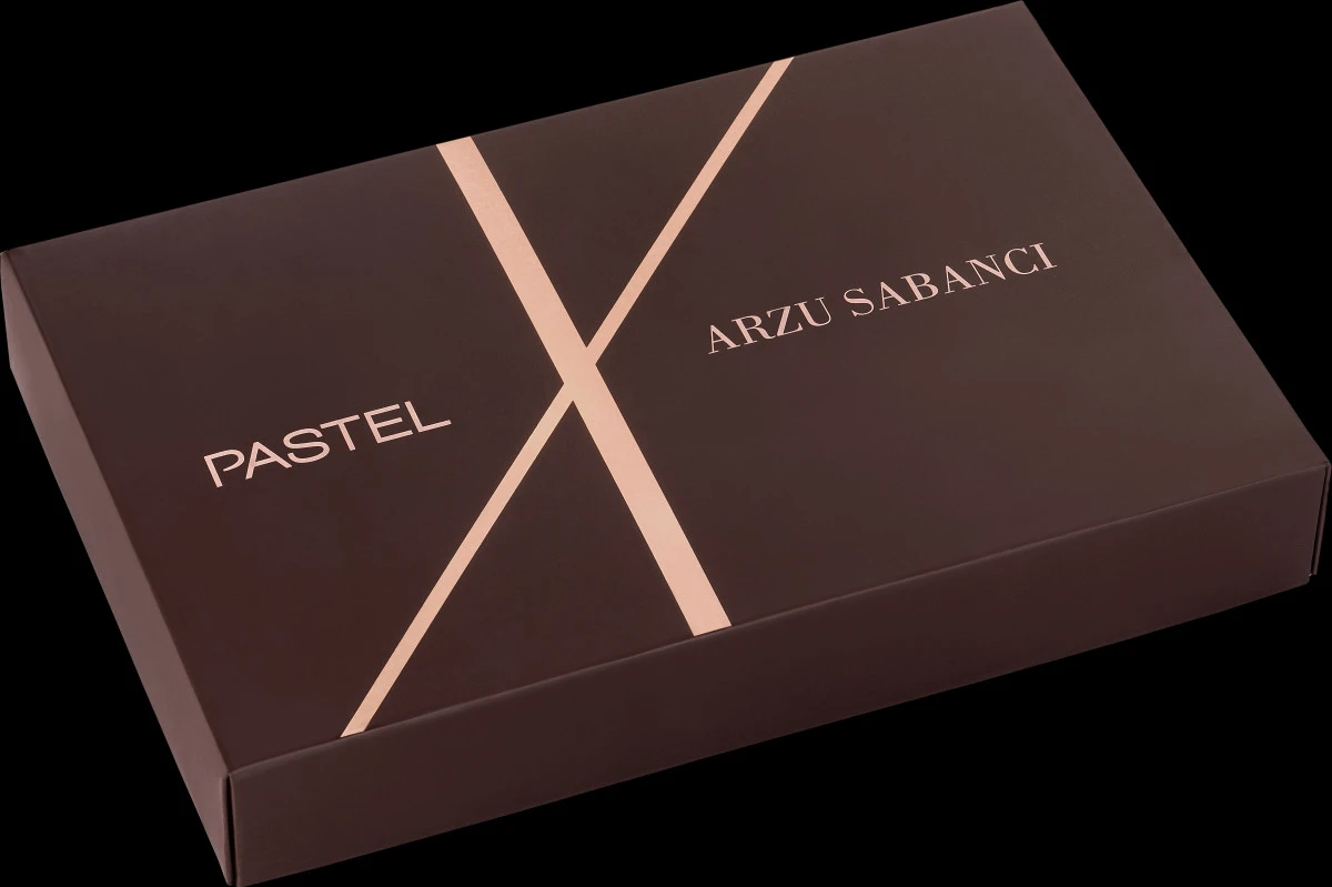Pastel x Arzu Sabancı Koleksiyonu Özel Makyaj Setleri