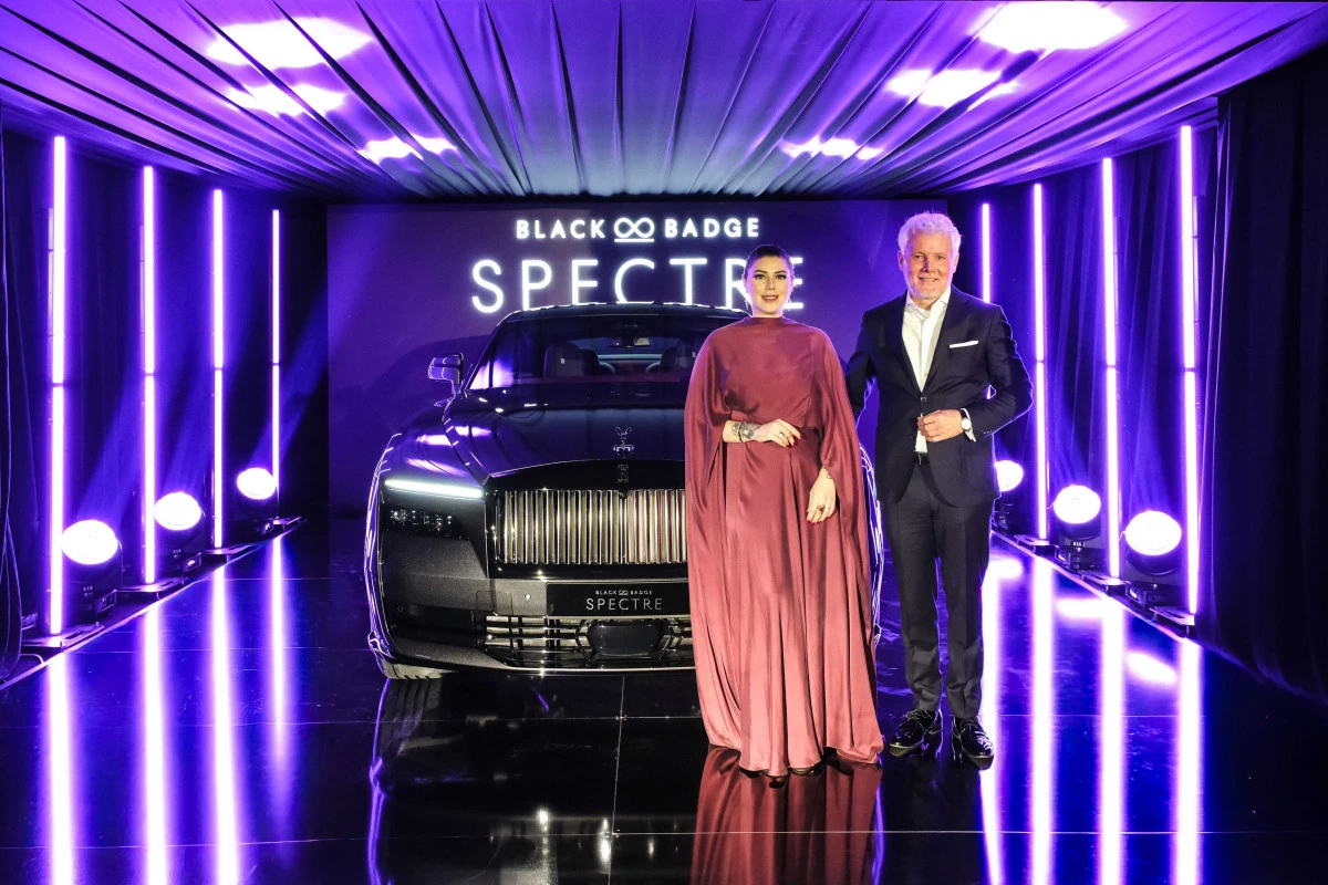 Tarihinin en güçlü Rolls-Royce’u Black Badge Spectre  Türkiye sahnesinde
