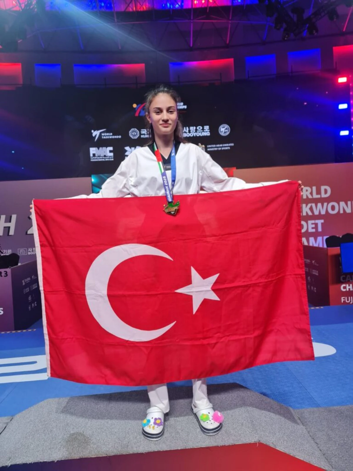 Yıldırım Ticaret MTAL Öğrencisi Sena Yılmaz Dünya Şampiyonu Oldu