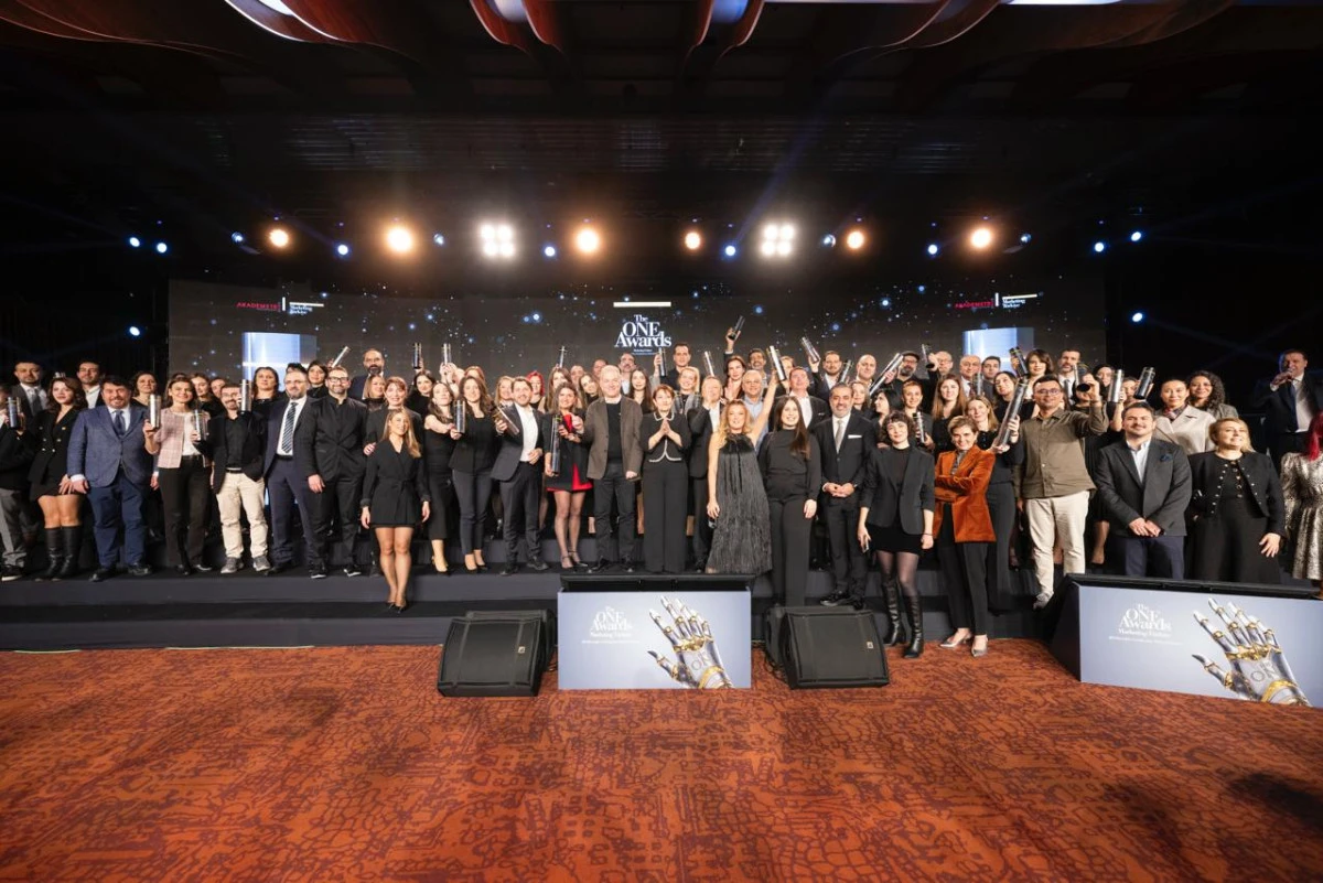 &ldquo;Yılın İtibarlıları&rdquo; &Ouml;d&uuml;llerine Kavuştu